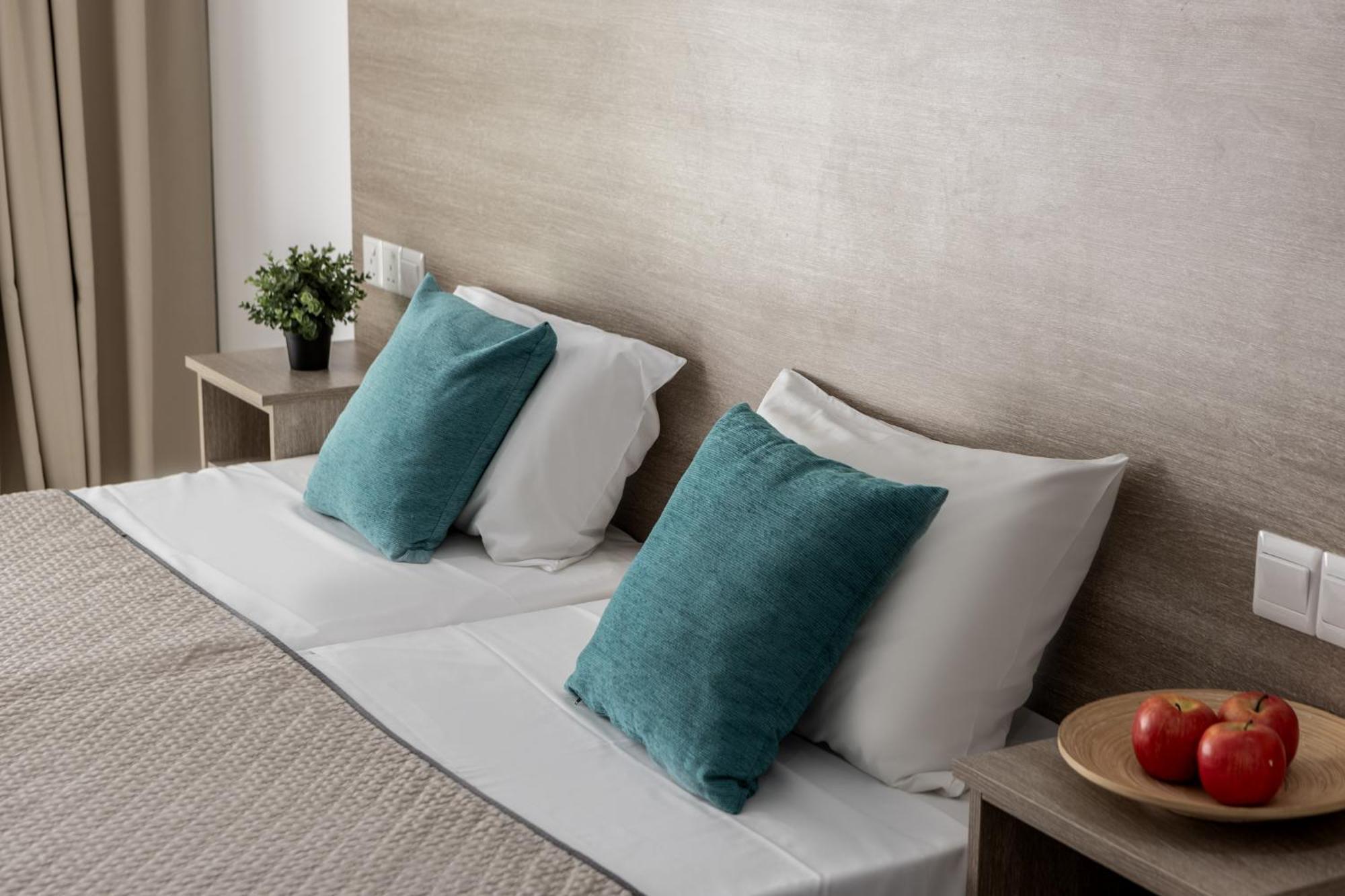 Milea Hotel Ajía Nápa Kültér fotó