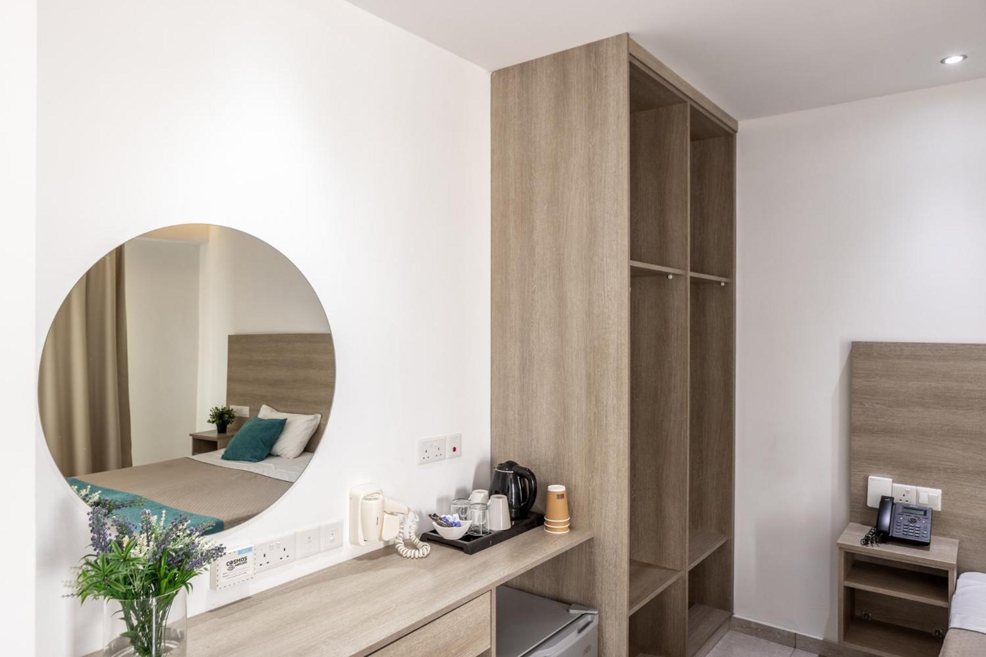 Milea Hotel Ajía Nápa Szoba fotó