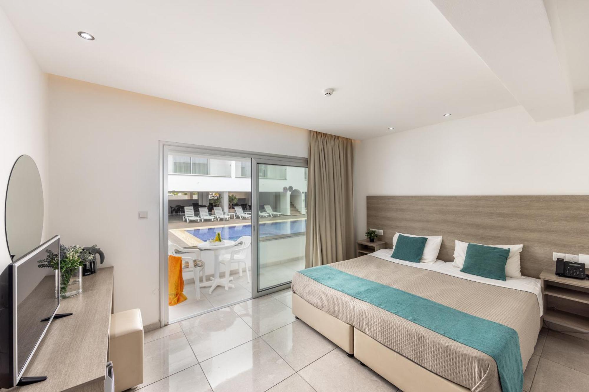 Milea Hotel Ajía Nápa Kültér fotó