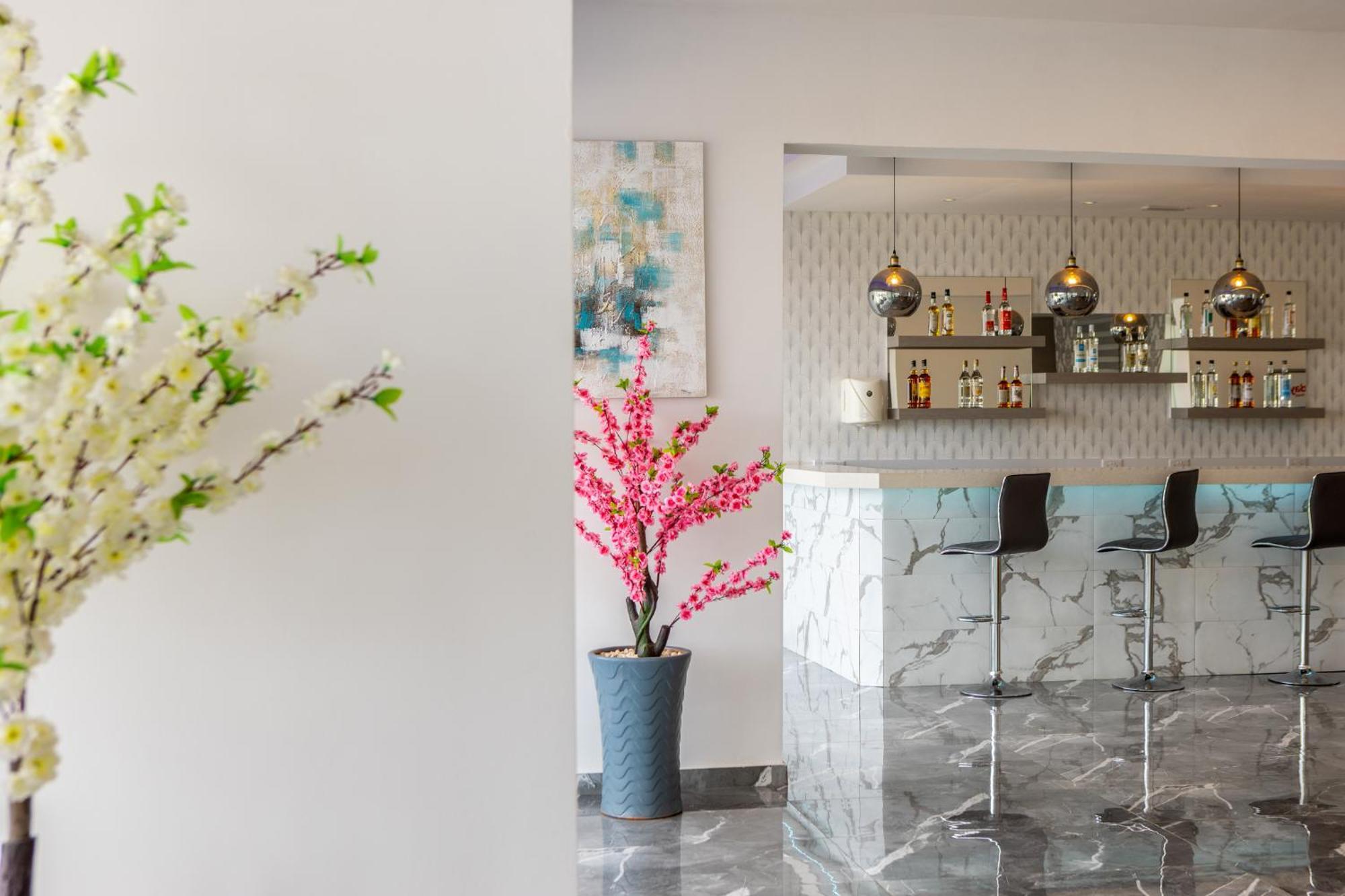 Milea Hotel Ajía Nápa Kültér fotó